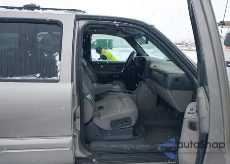 2000 Chevrolet Suburban 1500 Lt from USA, damaged, VIN 3GNFK16T8YG173923